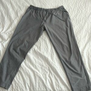 Lululemon Light gray ankle joggers 10 cropped ankle